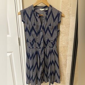 Anthropology:Tylho Navy and White Chevron Dress NWOT size xs